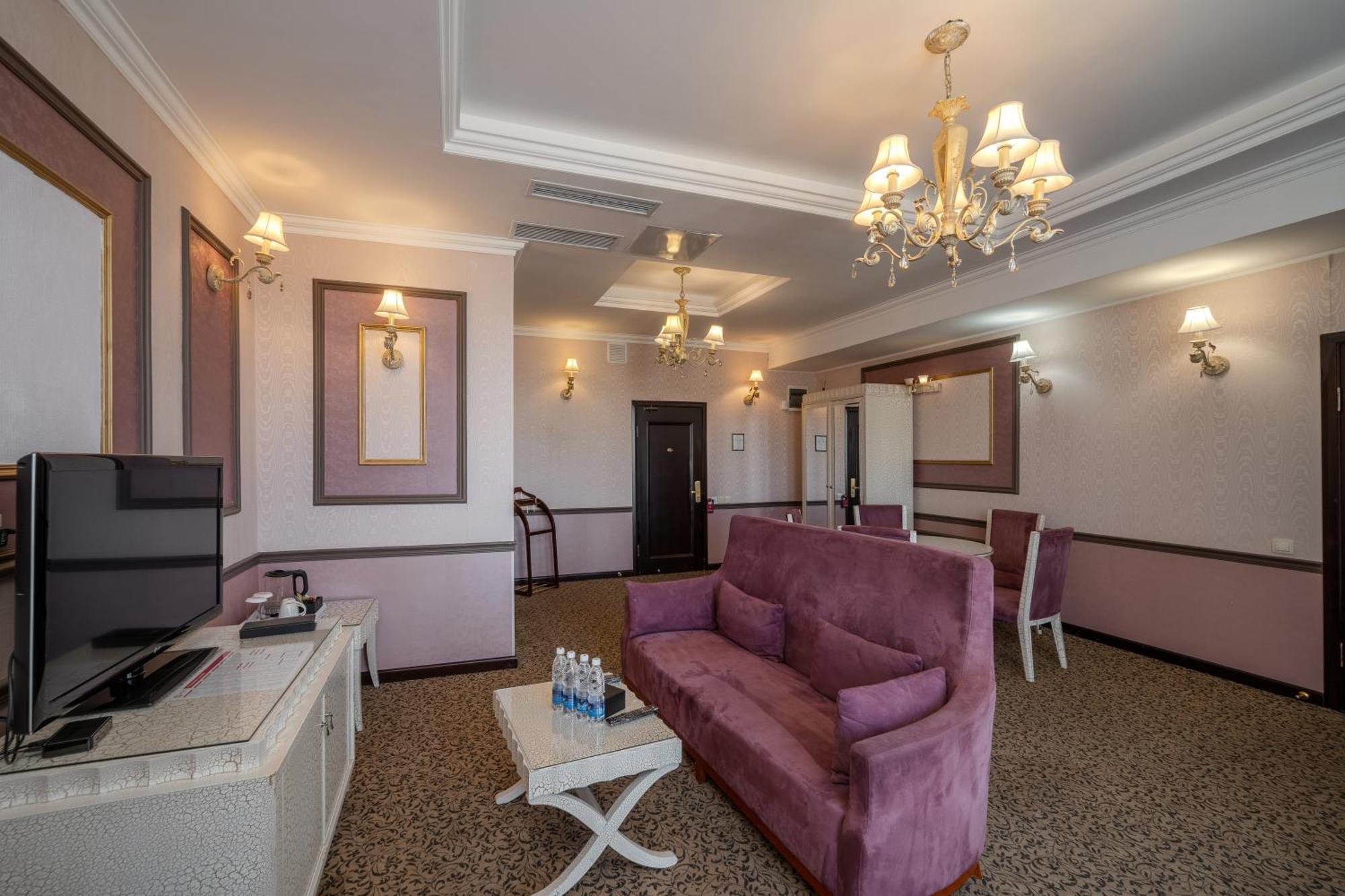 Jannat Regency Hotel Bishkek Exterior photo