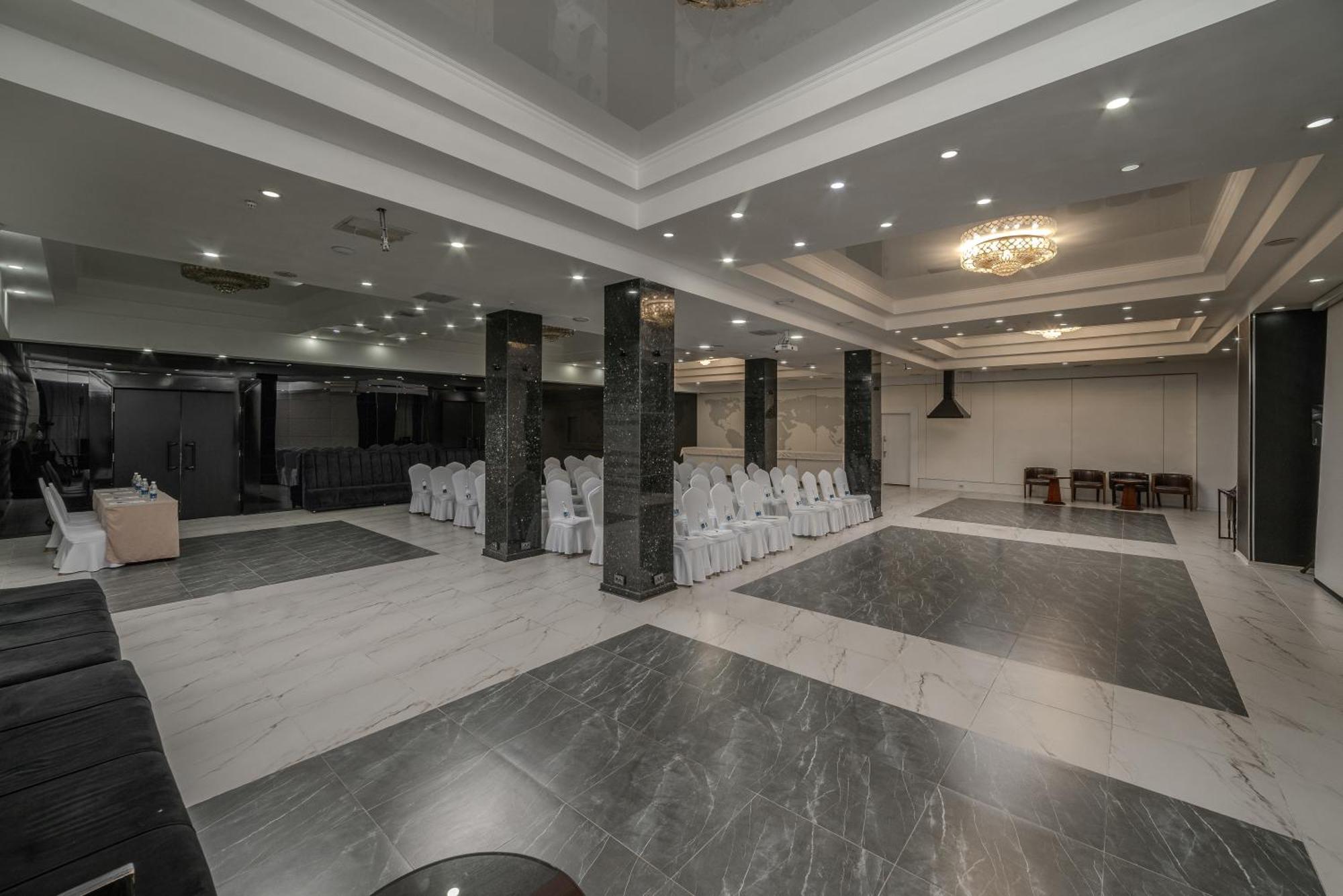 Jannat Regency Hotel Bishkek Exterior photo