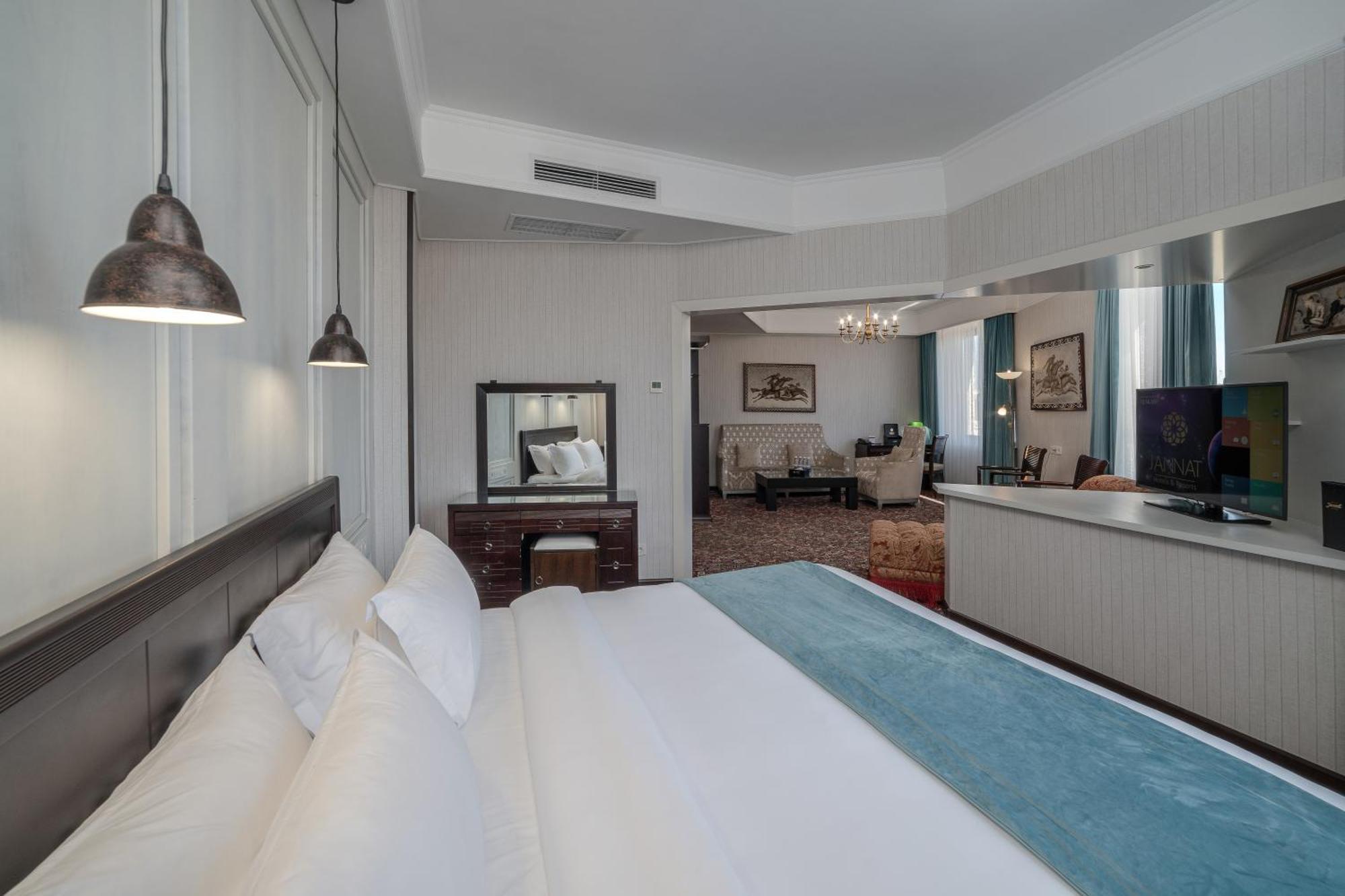 Jannat Regency Hotel Bishkek Room photo