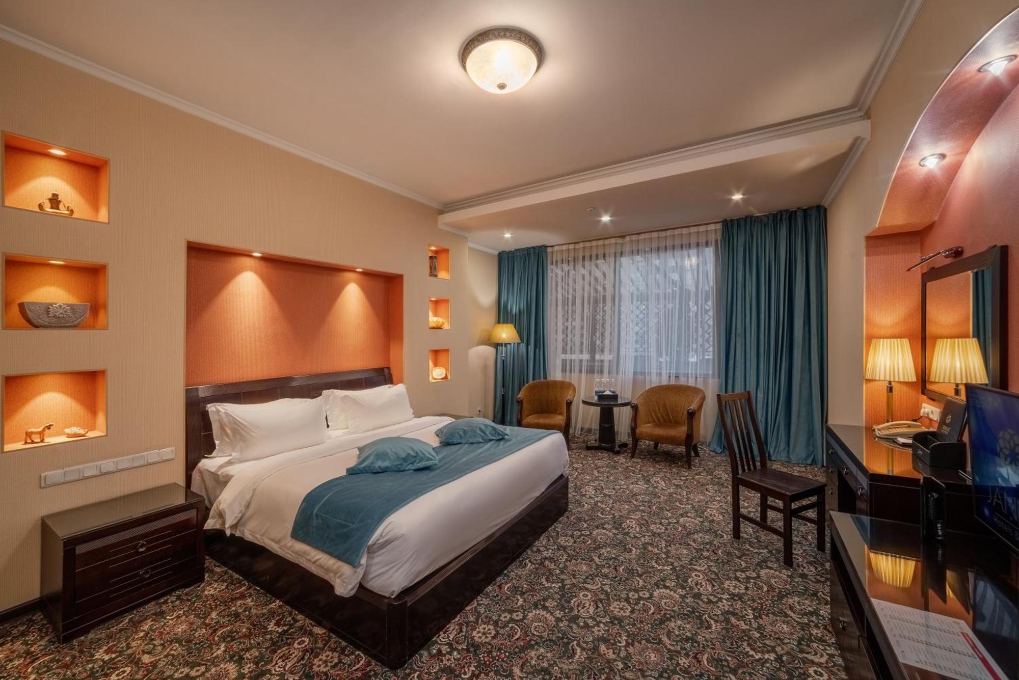 Jannat Regency Hotel Bishkek Exterior photo