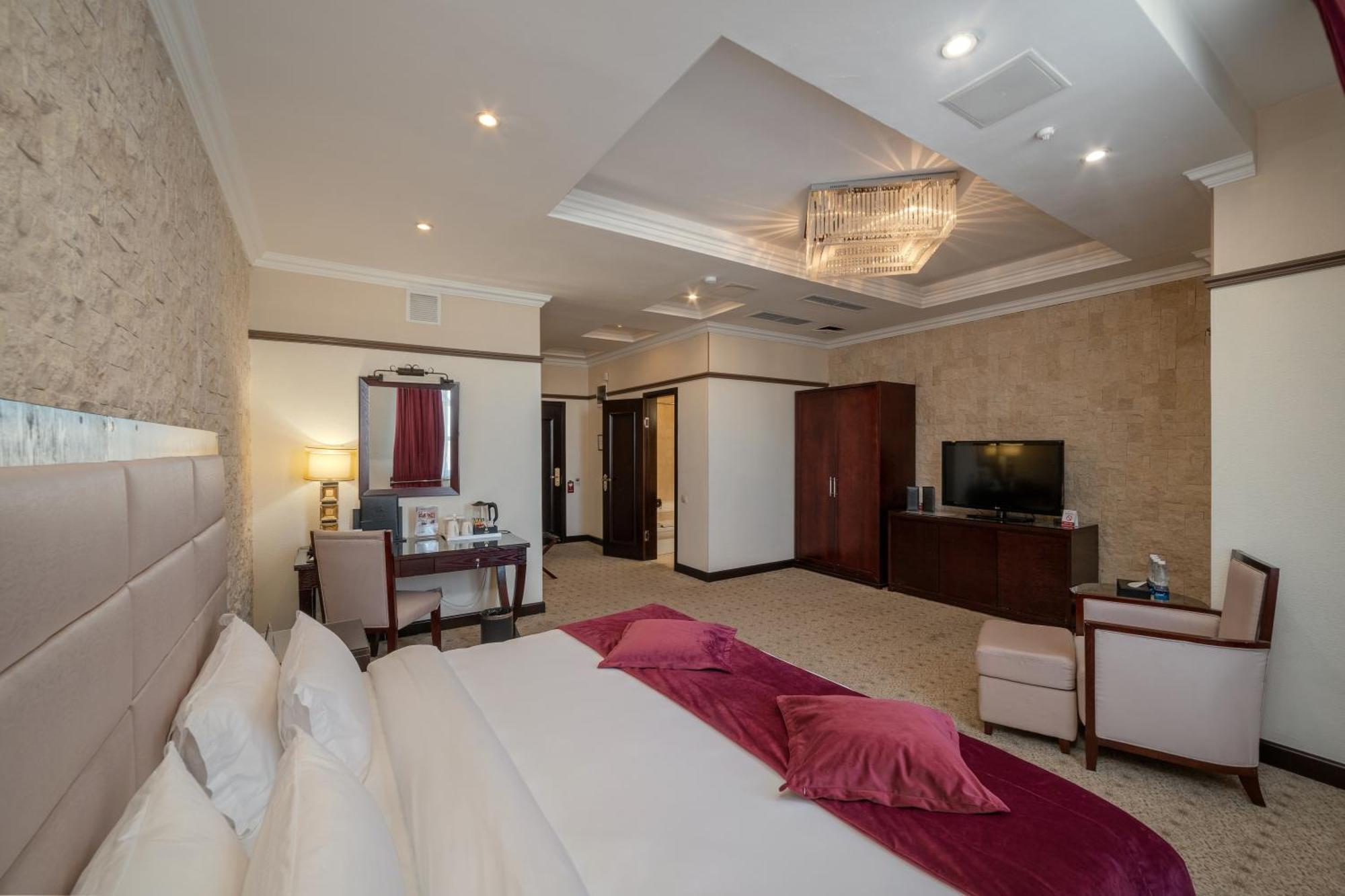 Jannat Regency Hotel Bishkek Exterior photo